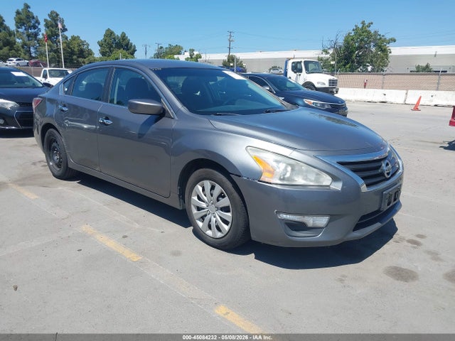 Salvage Nissan Altima Image