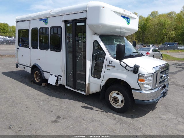 Salvage Ford E-350 Image