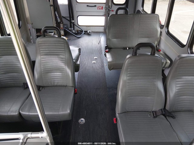 Ford E-350