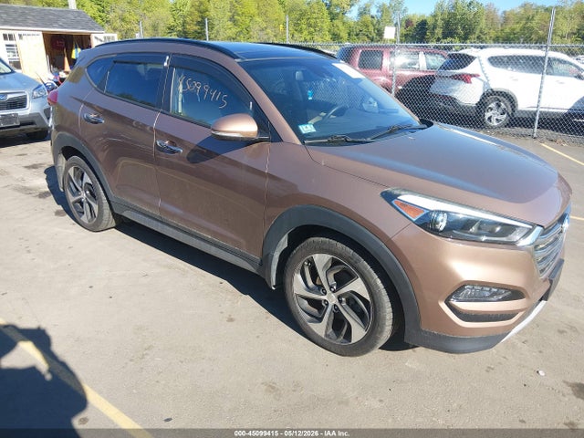 Salvage Hyundai TUCSON Image