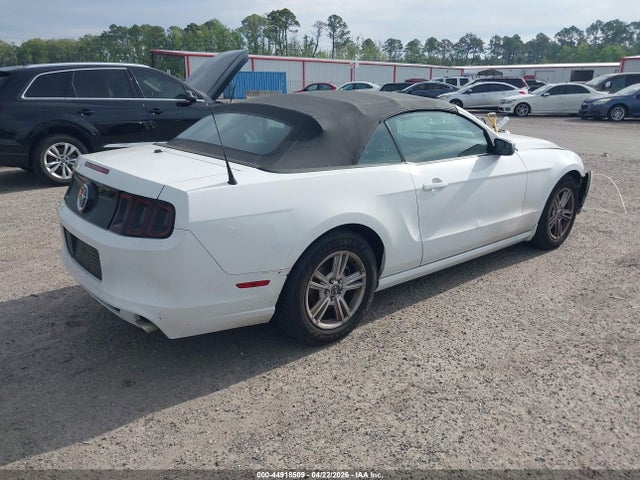 Ford Mustang V6