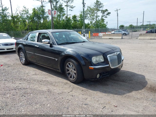 Salvage Chrysler 300c Image