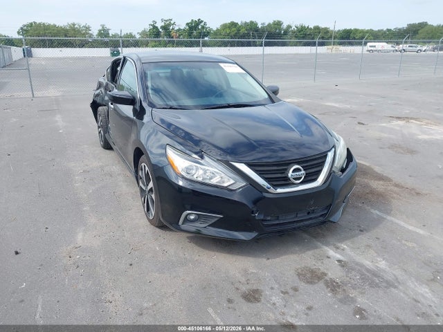 Salvage Nissan Altima Image