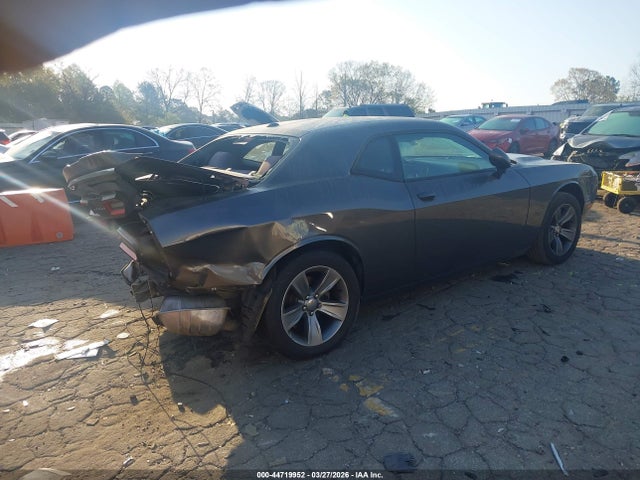 Dodge Challenger Sxt
