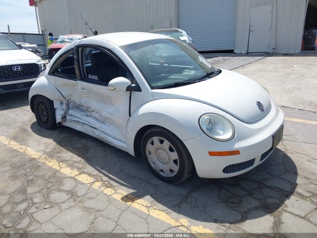 Salvage Volkswagen Beetle Image
