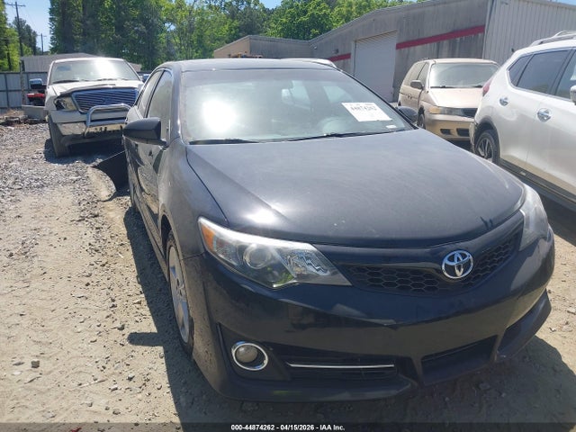 Salvage Toyota Camry Image