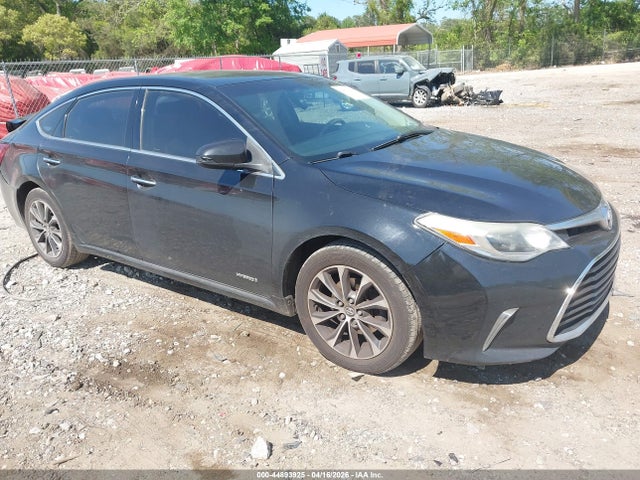 Salvage Toyota Avalon Hybrid Image