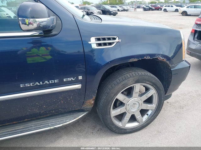 Cadillac Escalade Standard