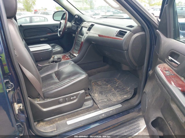 Cadillac Escalade Standard
