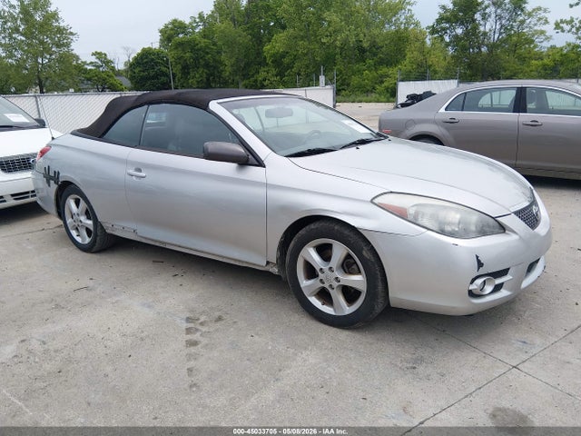 Salvage Toyota Camry Image