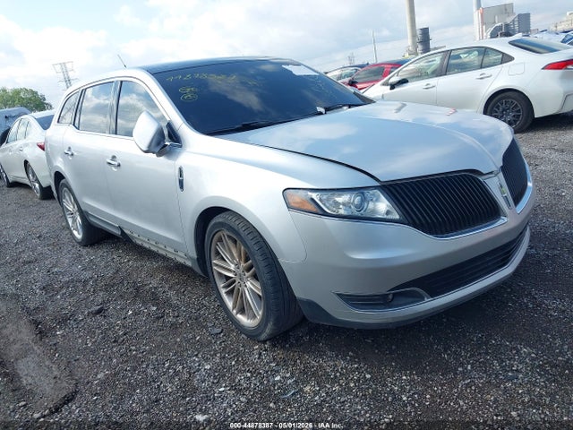 Salvage Lincoln MKT Image