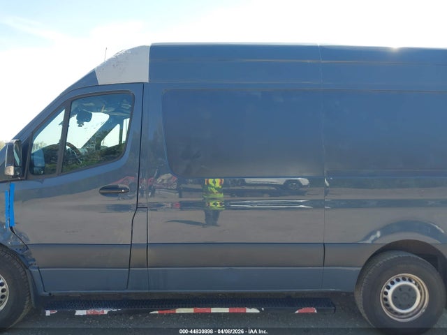 Mercedes-Benz Sprinter 2500 Standard Roof V6