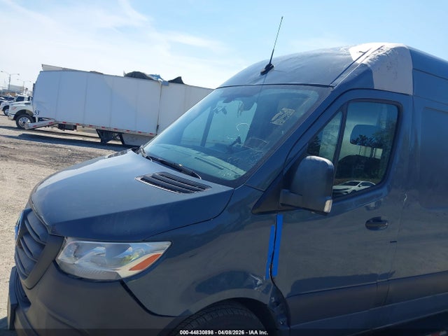 Mercedes-Benz Sprinter 2500 Standard Roof V6