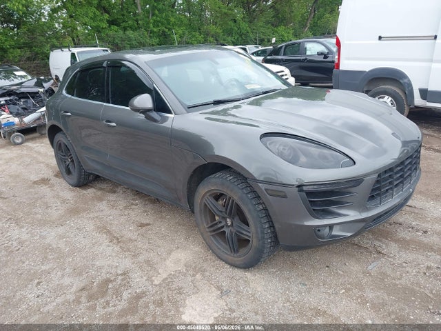 Salvage Porsche Macan Image
