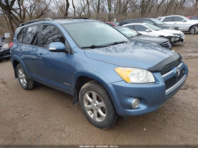 Salvage Toyota RAV4 Image