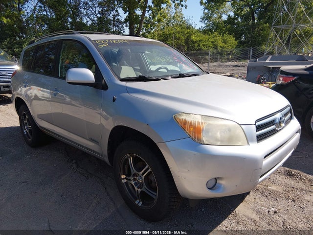 Salvage Toyota RAV4 Image