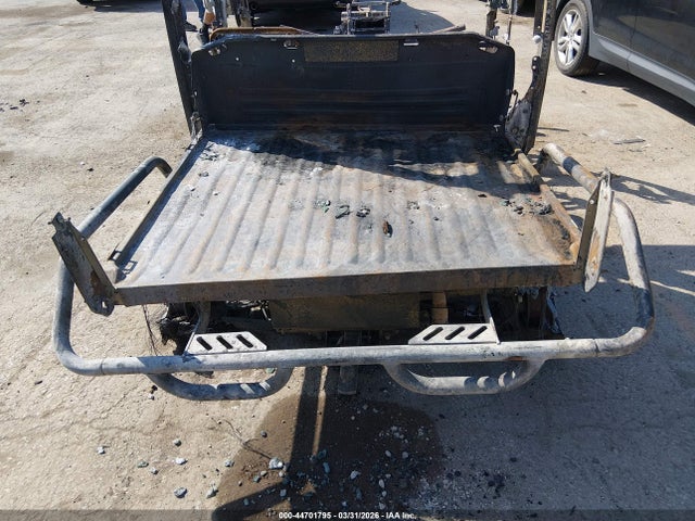 John Dear Gator Xuv 835r