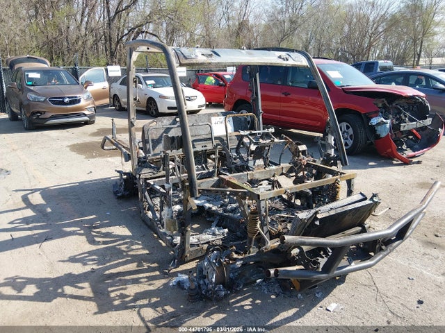 Salvage John Dear Gator Xuv 835r Image