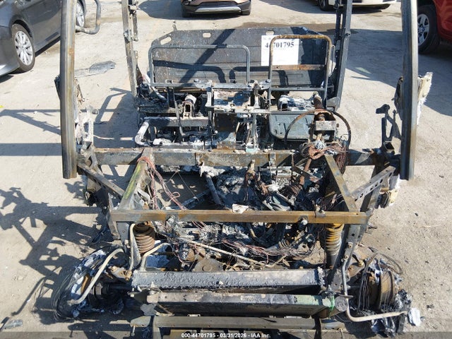 John Dear Gator Xuv 835r