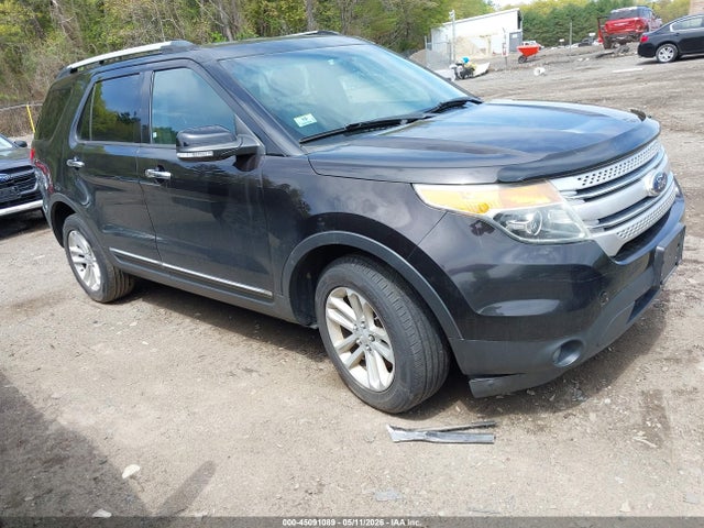 Salvage Ford Explorer Image