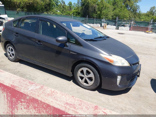Salvage Toyota Prius Image