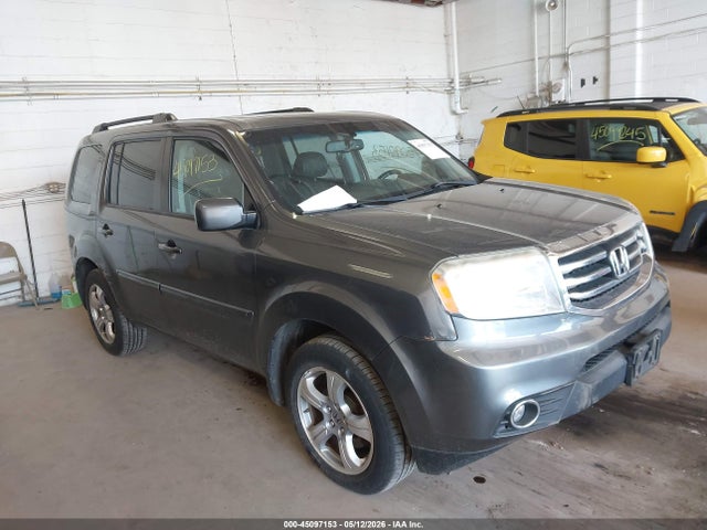 Salvage Honda Pilot Image