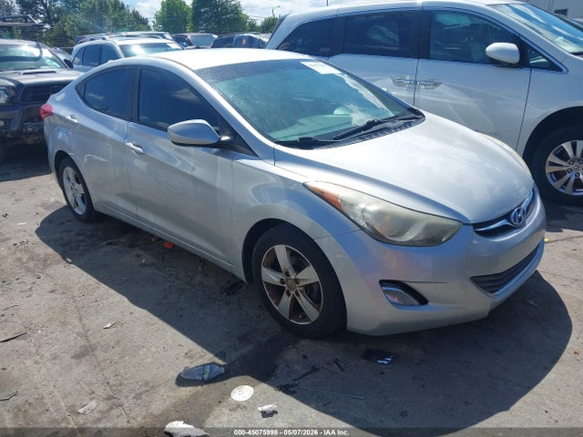 Salvage Hyundai ELANTRA Image