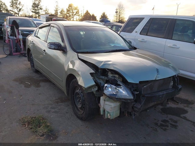 Salvage Nissan Altima Image
