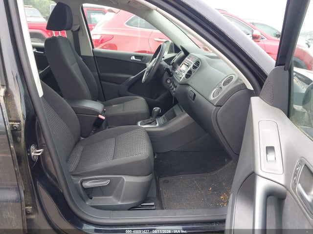 Volkswagen Tiguan S