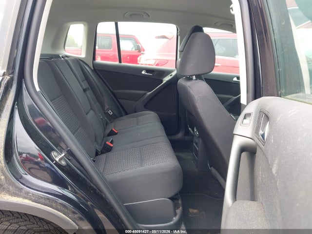 Volkswagen Tiguan S