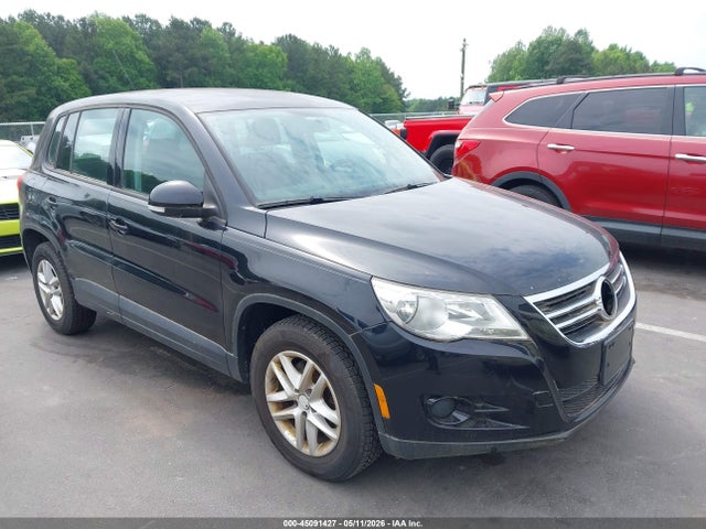 Salvage Volkswagen Tiguan Image