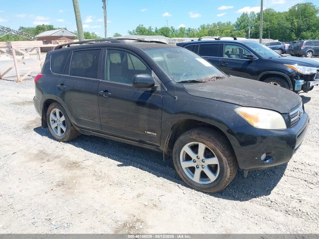 Salvage Toyota RAV4 Image