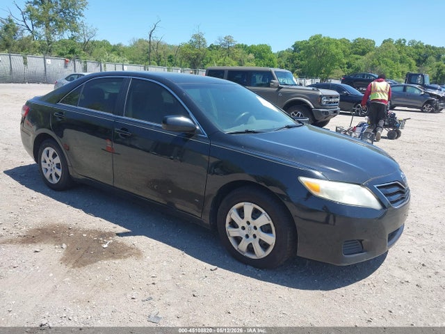 Salvage Toyota Camry Image