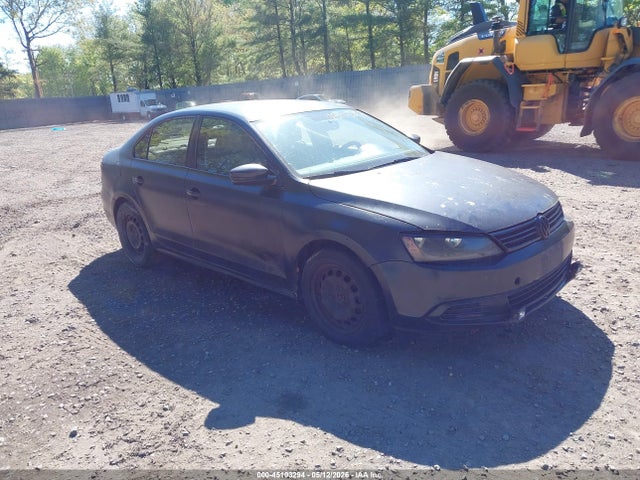 Salvage Volkswagen Jetta Image