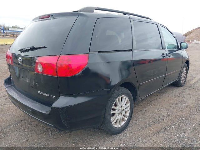 Toyota Sienna Le