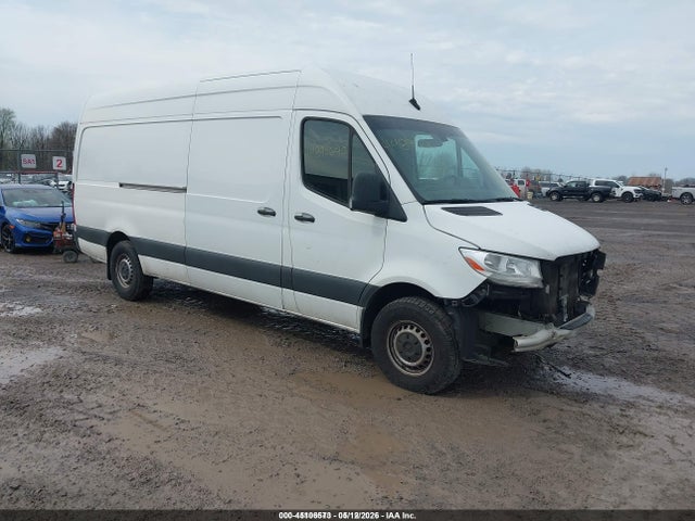 Salvage Mercedes-Benz Sprinter 2500 Image
