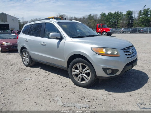 Salvage Hyundai SANTA FE Image