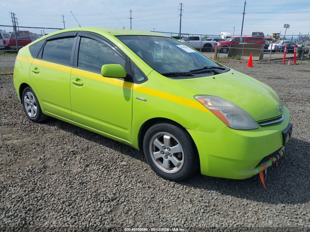 Salvage Toyota Prius Image