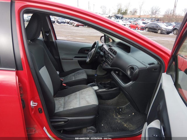 Toyota Prius c Two