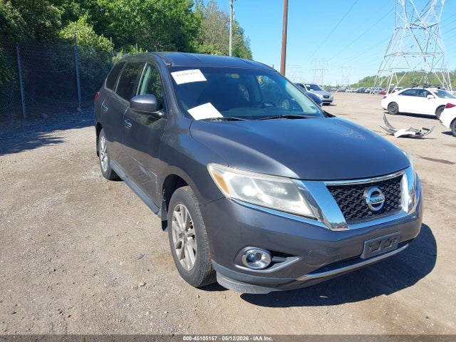Salvage Nissan Pathfinder Image