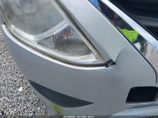 Nissan Versa 1.6 S+