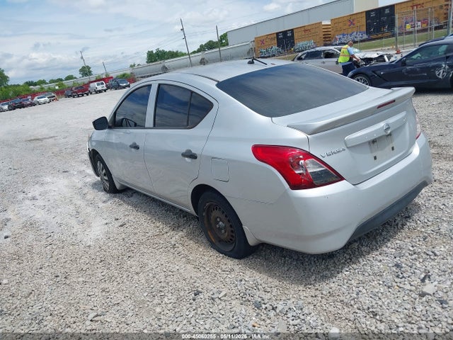 Nissan Versa 1.6 S+