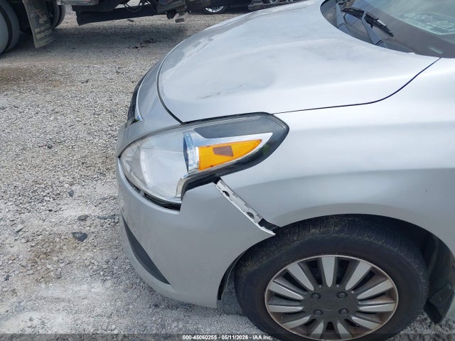 Nissan Versa 1.6 S+