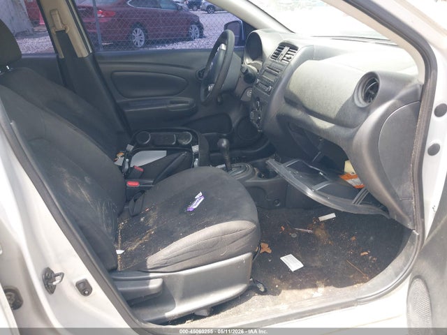 Nissan Versa 1.6 S+