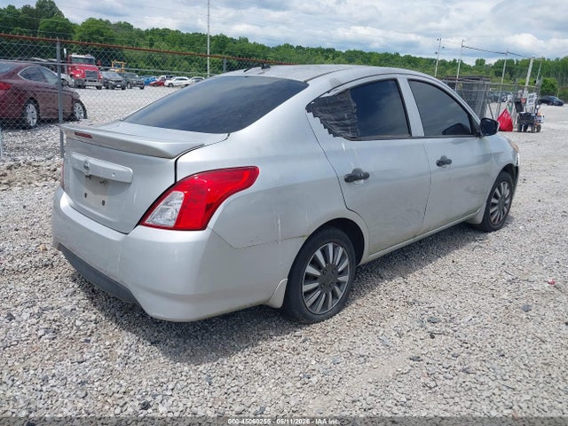Nissan Versa 1.6 S+