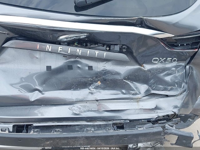 INFINITI Qx Luxe