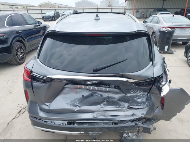 INFINITI Qx Luxe