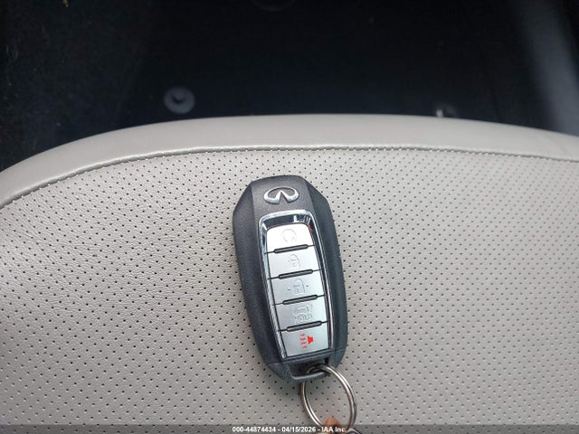 INFINITI Qx Luxe