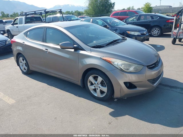 Salvage Hyundai ELANTRA Image