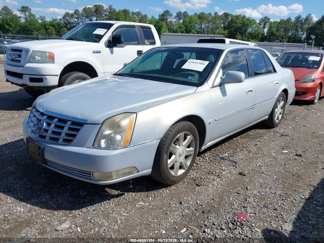 Cadillac DTS Standard